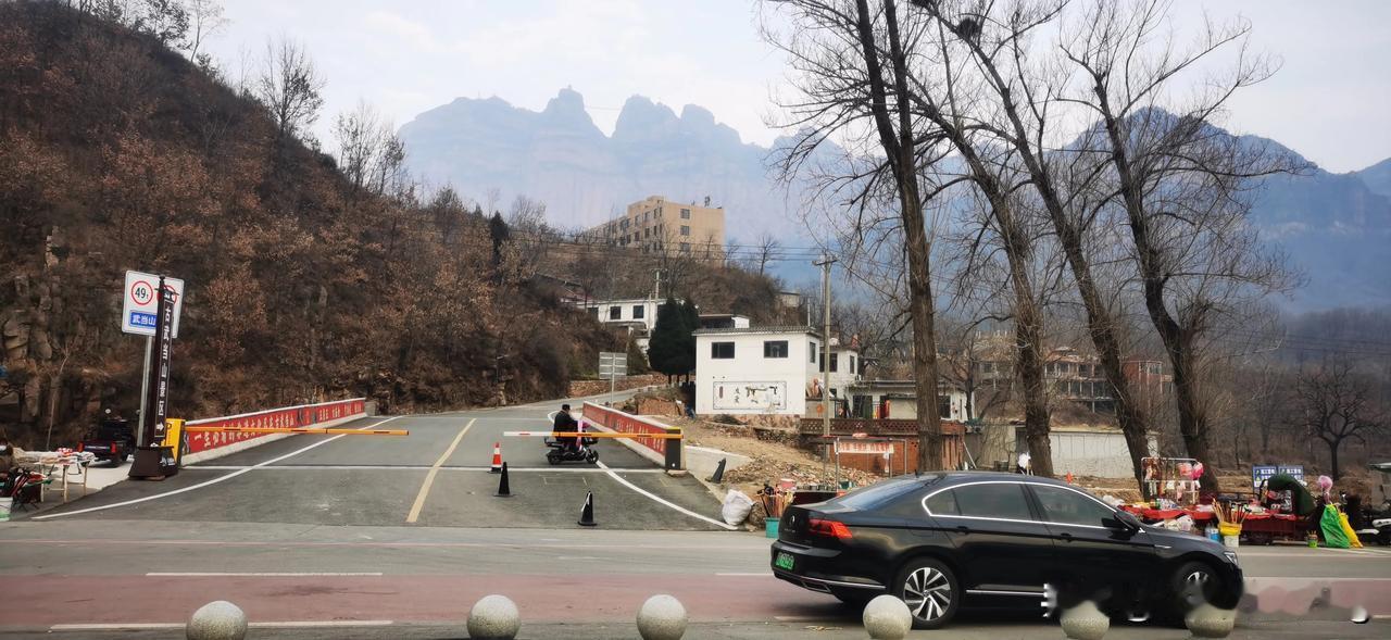 巍峨的太行山，
这就是我们武安的太行山脉，
和河南林州的太行山有点不同，
他们娇