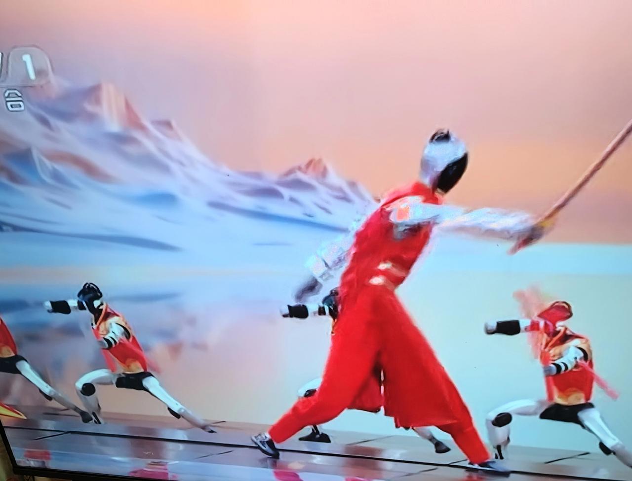 今年除夕我蹲在电视机前，就想着看看咱苏州的机器人露个脸，凑个家乡热闹。结果呢？看