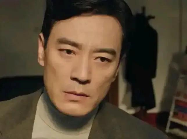 追剧《以法之名》第19、20集，李人骏已经感到危险正向他逼近。   指导组解散了