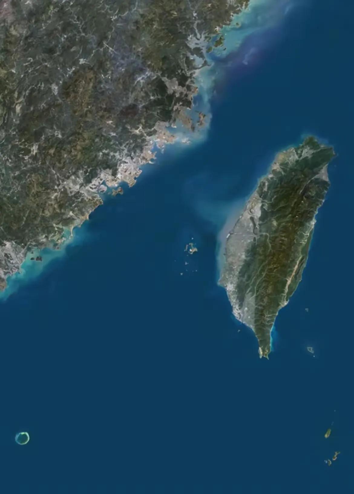 刚刷到公报里“推进祖国统一大业”这八个字，瞬间觉得心里特别敞亮——这哪是简单的文