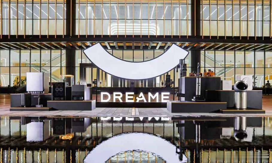 追觅多品类登顶京东、天猫热卖榜第一，怎么做到的？2月23日晚间消息，据追觅科技披