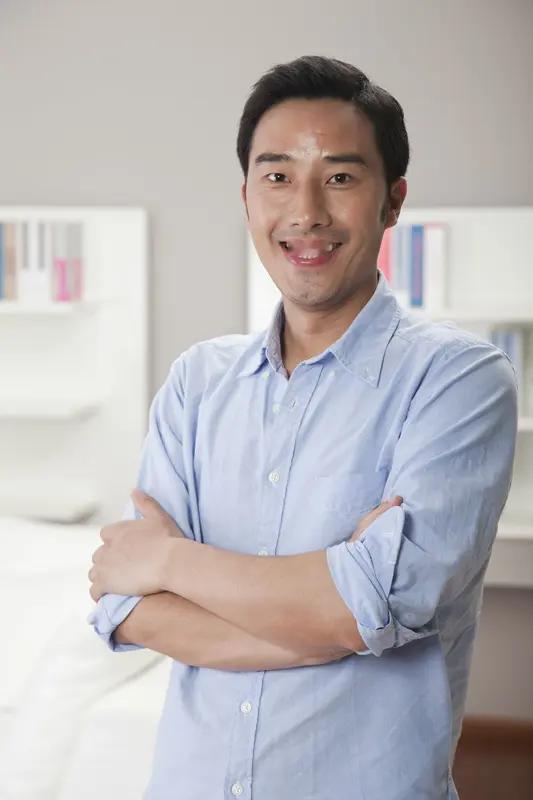 说中国男人是“工具人”，还说顾家的好男人累死活该，这太不公平了。社会对男性要求苛