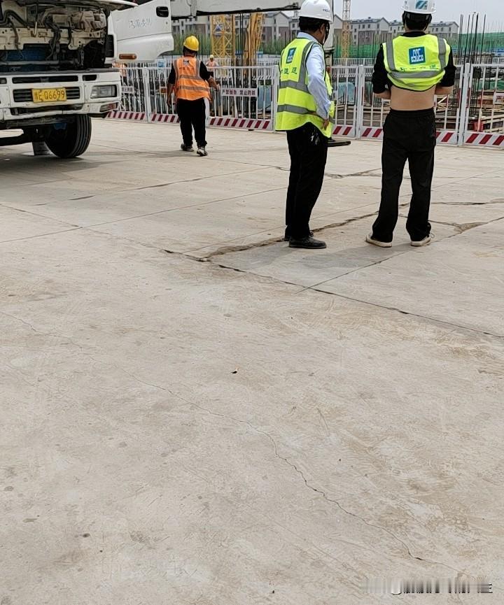 我们山东人总想着去云南四川，贵州，甘肃一些远地方的工地去打工。

可我们山东也有