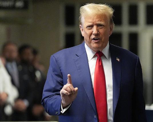 华盛顿收到坏消息，美国对华强硬派天塌了：这下特朗普该咋办才好。
 
这两天，中美