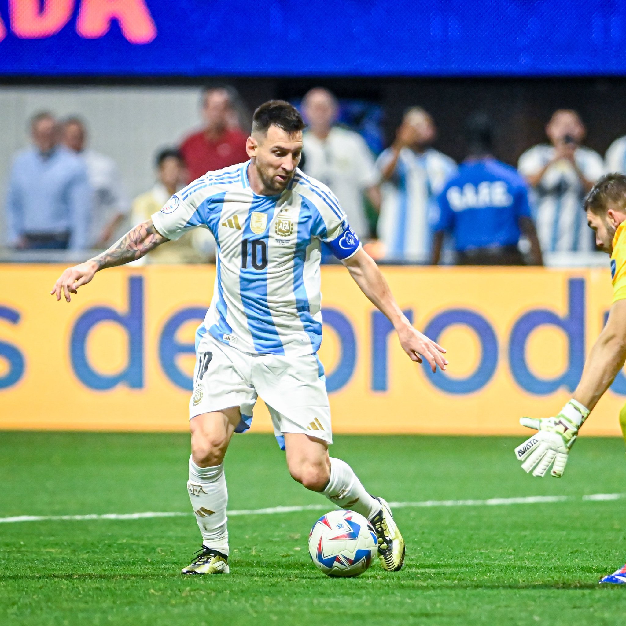 【这还有悬念吗[doge]】美洲杯官方：是时候评选本届南美洲杯最佳左脚球员了™ 