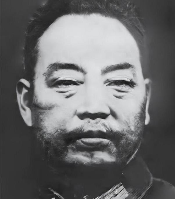 1947年，国军师长李铁民覆灭前，竟下令将城里关押的100多名地下党全部枪毙，国
