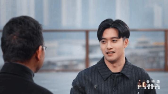 谁能想到F1车手也有“玻璃心” 时刻？！回忆起当年训练，周冠宇说：“一个多月两个