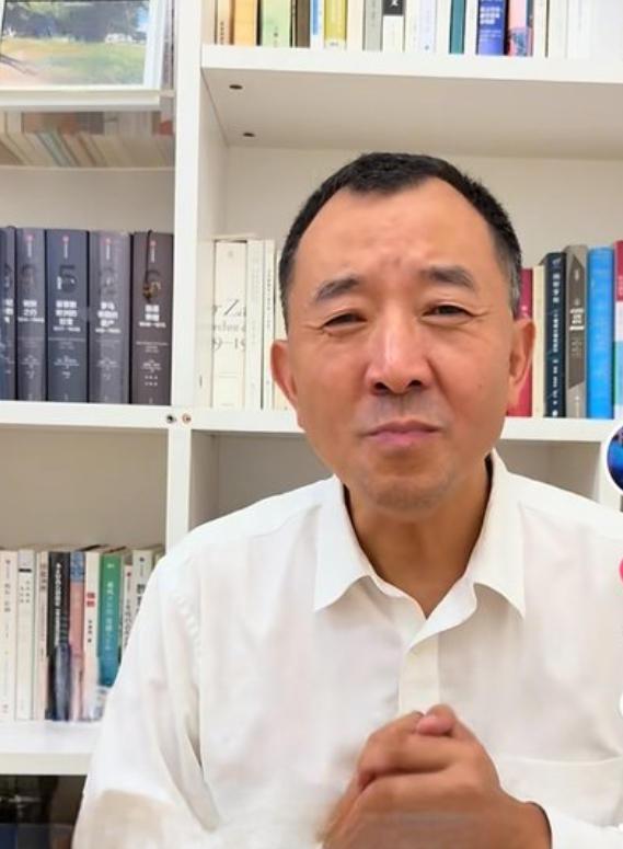 贺绪云：“清华硕士”毕业的县委书记陈行甲，语出惊人：“贪官贪的钱，一个是养儿子，