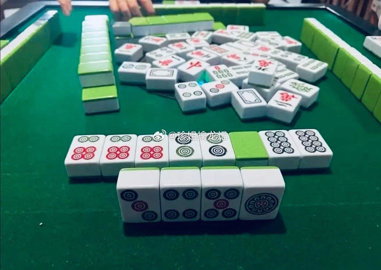 今天进行了修复，但差点意思，主要是下午冲高回落的走势，资金选择了低位方向，上午科