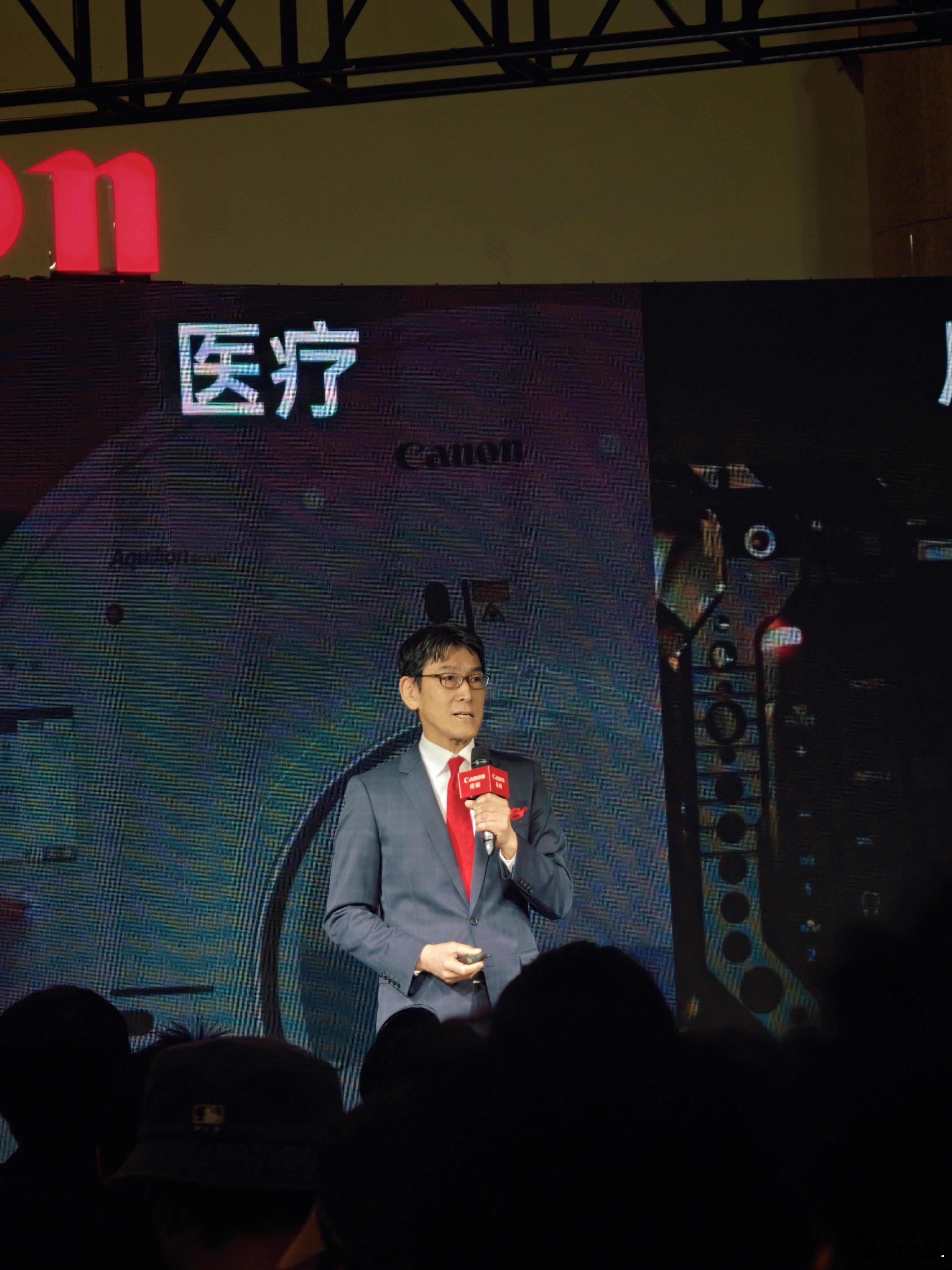 18年后，重回中国，佳能4月新任命的首席运营官，全程能用中文介绍发布会，真牛逼佳