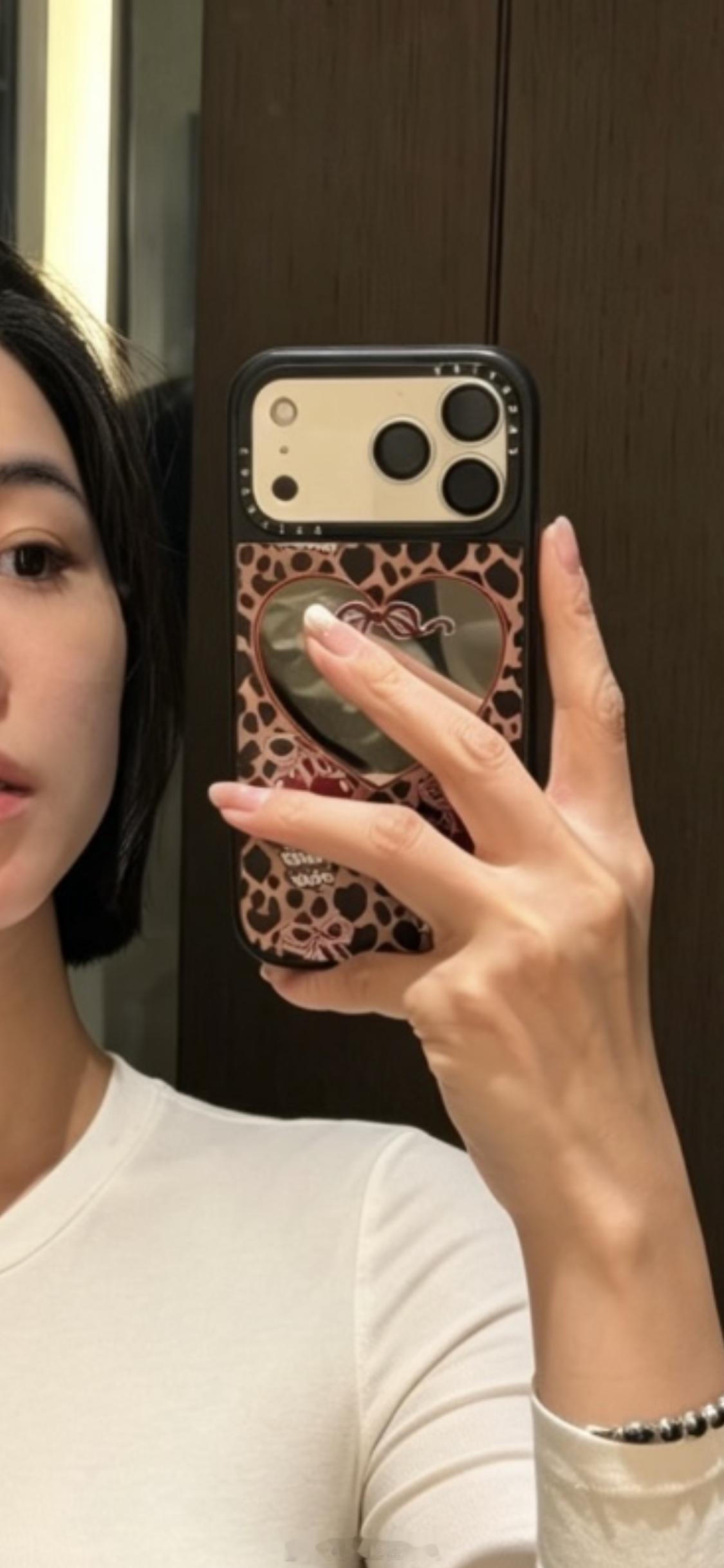 富人新标识：iPhone戴casetify手机壳！ ​​​