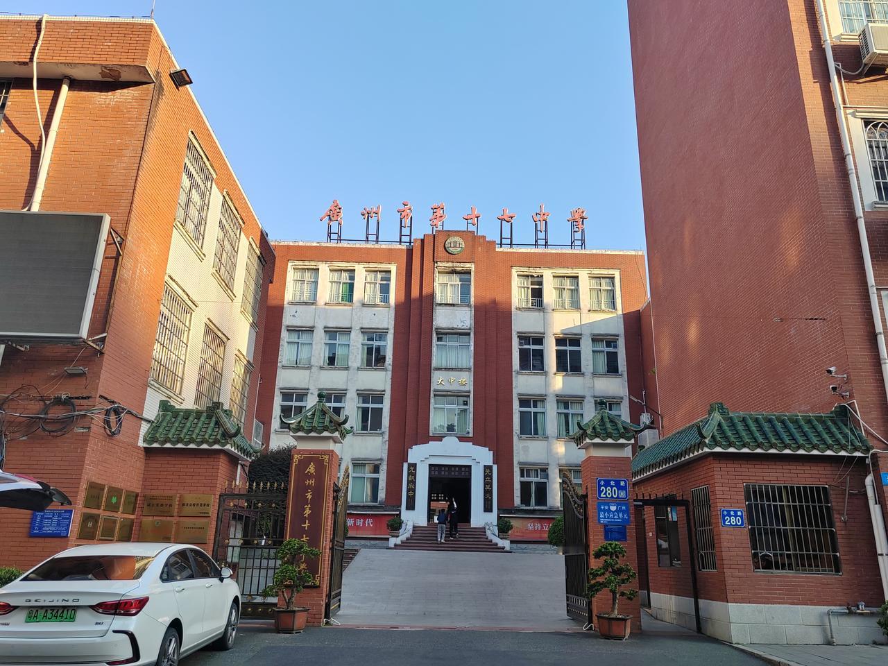 舆论上，把大学生数量越来越多称为学历贬值，乍一听好像没错，但如果深究一下呢？
