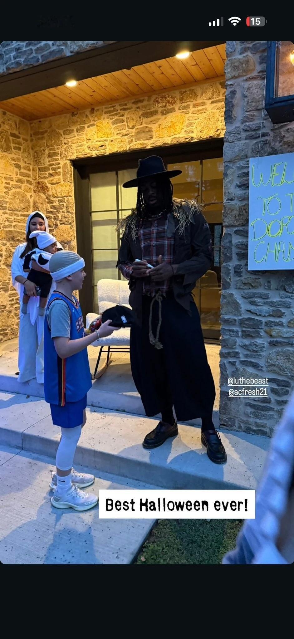 多尔特邻居表示多哥在万圣夜发糖，给大家签名~雷霆开季六连胜nba新赛季第一声加油