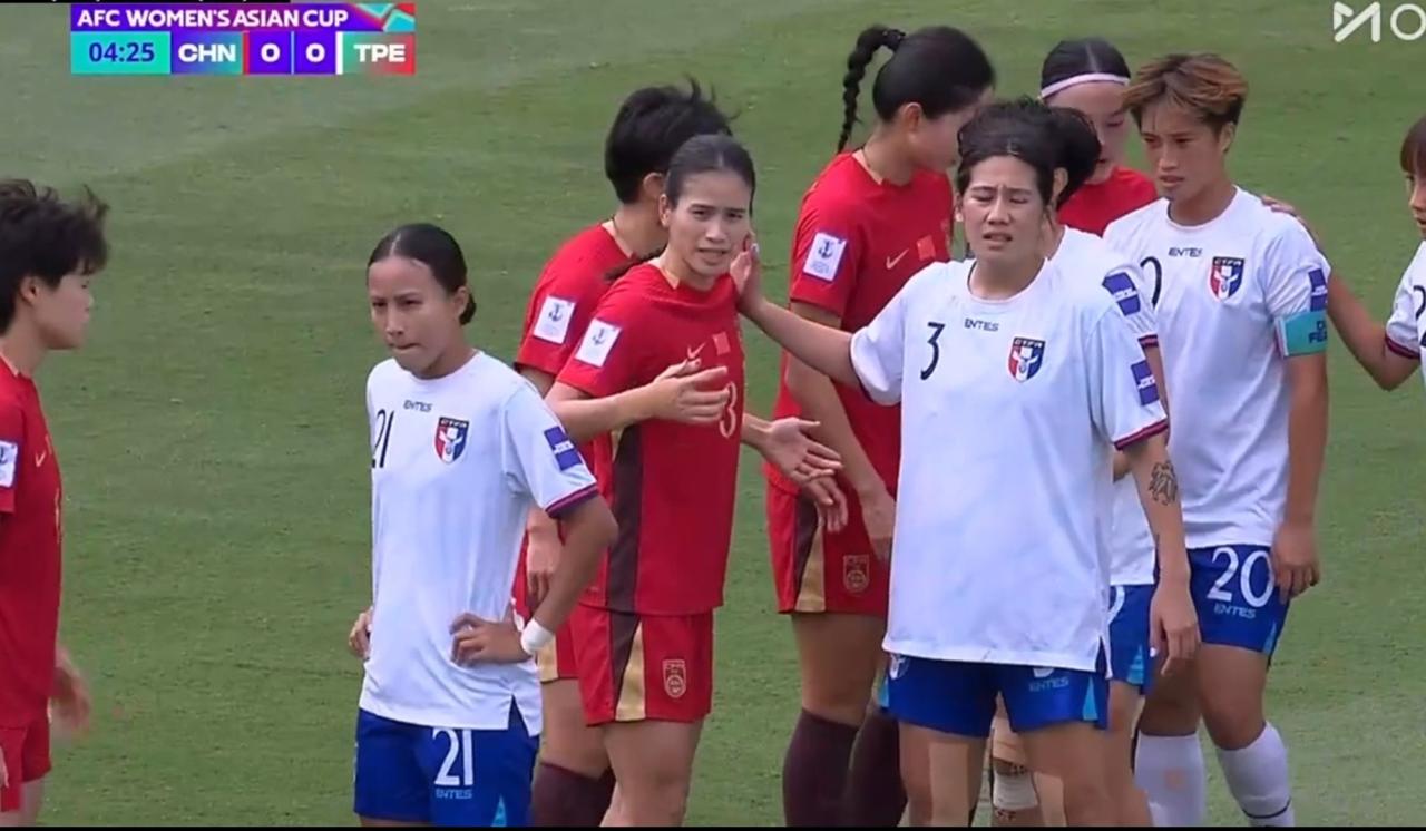 [赞][赞][赞]终于进球啦！加时赛第4分钟，中国女足终于打破僵局，王霜中路接球