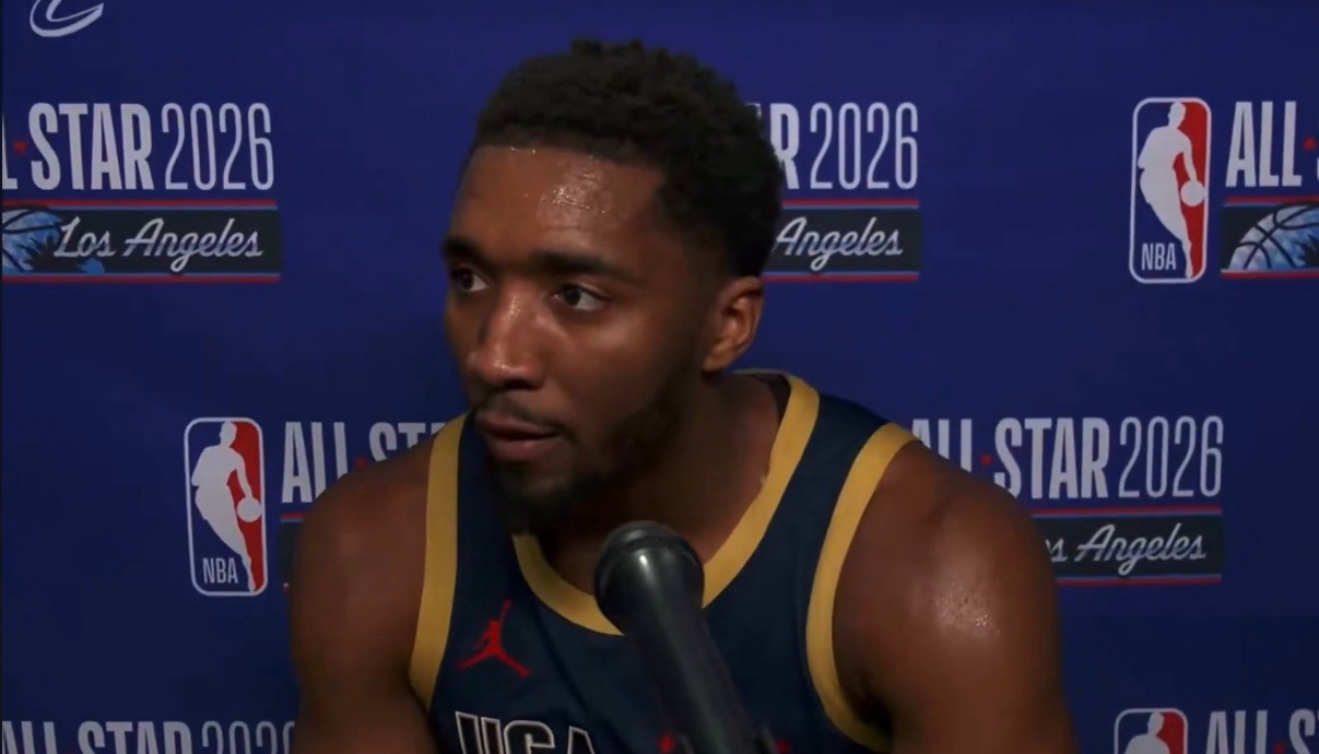 记者：你是否已经准备好第一次和哈登一起进球馆训练了？米切尔： 是的，肯定会休息一