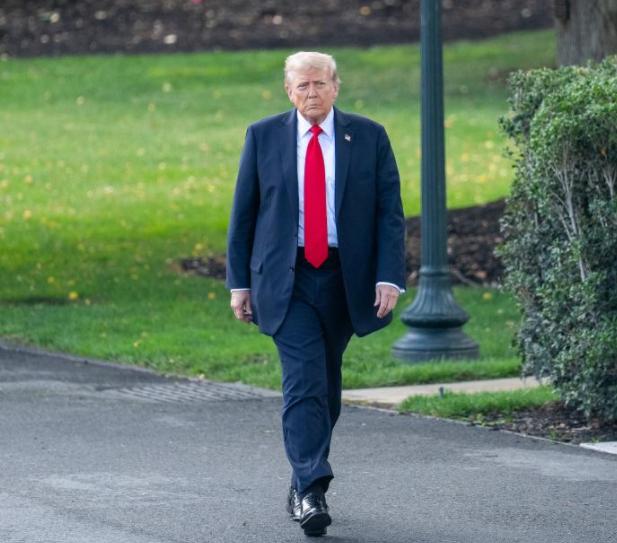 为什么有人说美国已经没有发动一场中等以上战争的力量了呢？
 
其实美国不是没能力