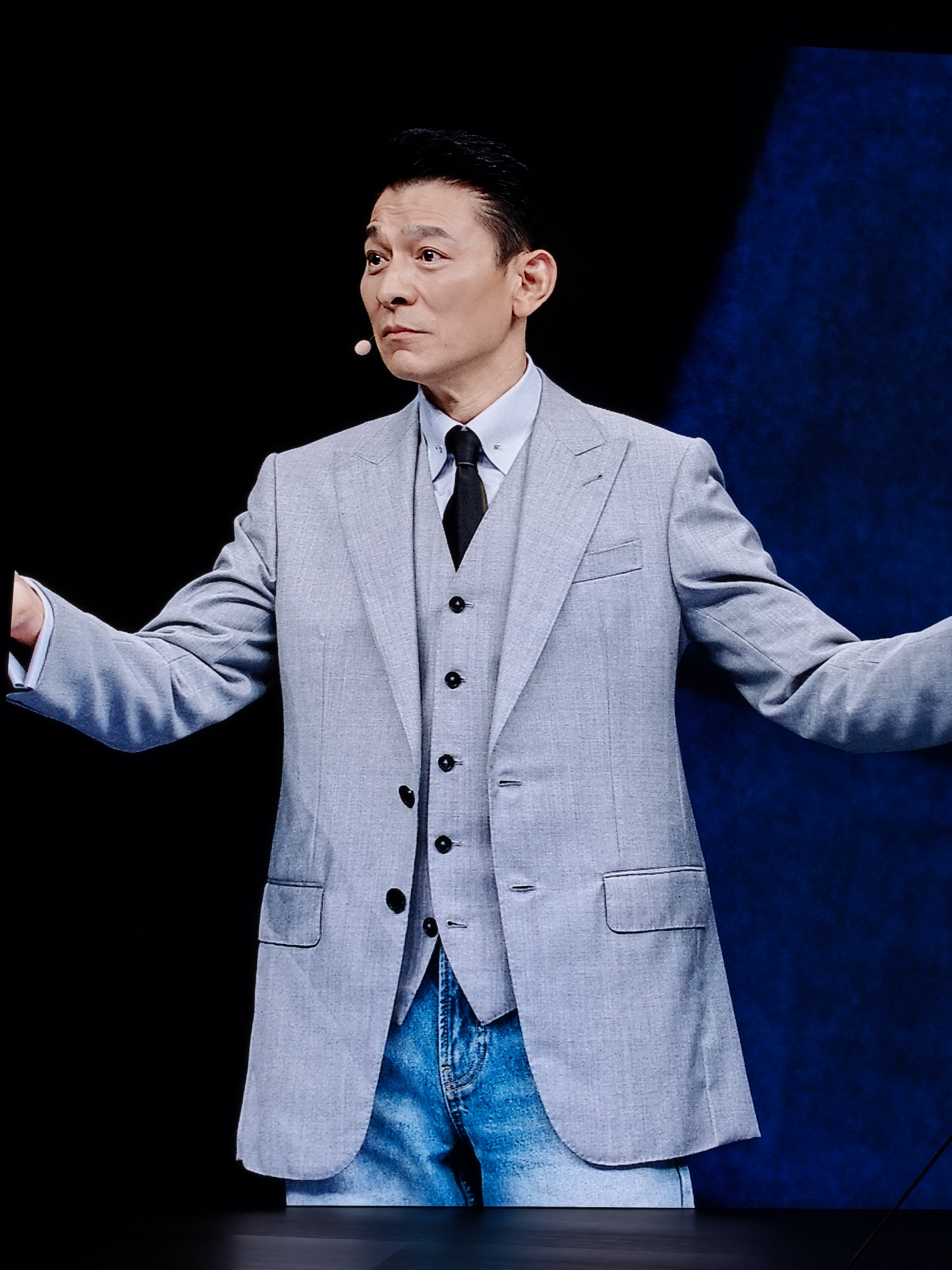 华仔还是这么帅啊！ ​​​