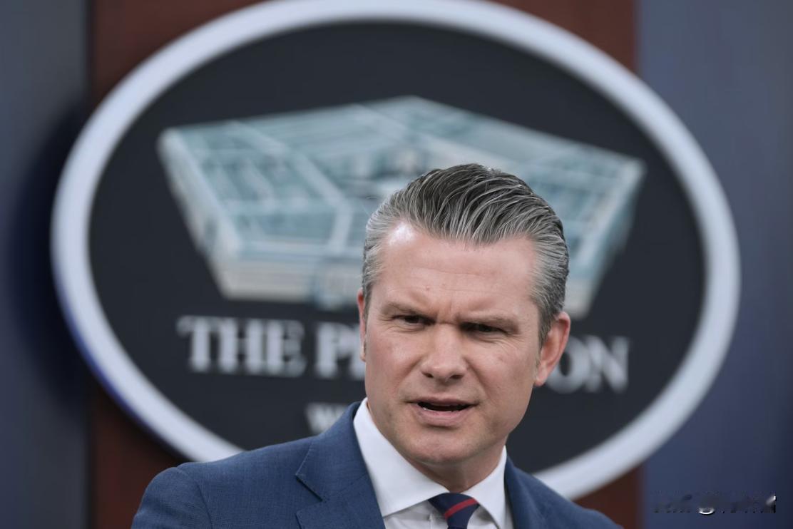 歪瓜裂枣？美国国防部长赫格塞斯的助手和幕僚觉得第一场简报会记者把他们部长的照片拍