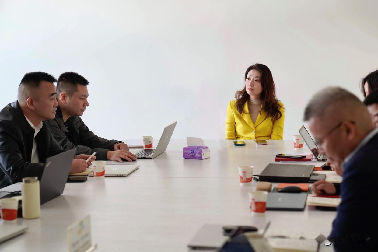 宗馥莉公开亮相！离开娃哈哈后，她终于活成了“自己的样子”！
 
宗馥莉这回在宏胜