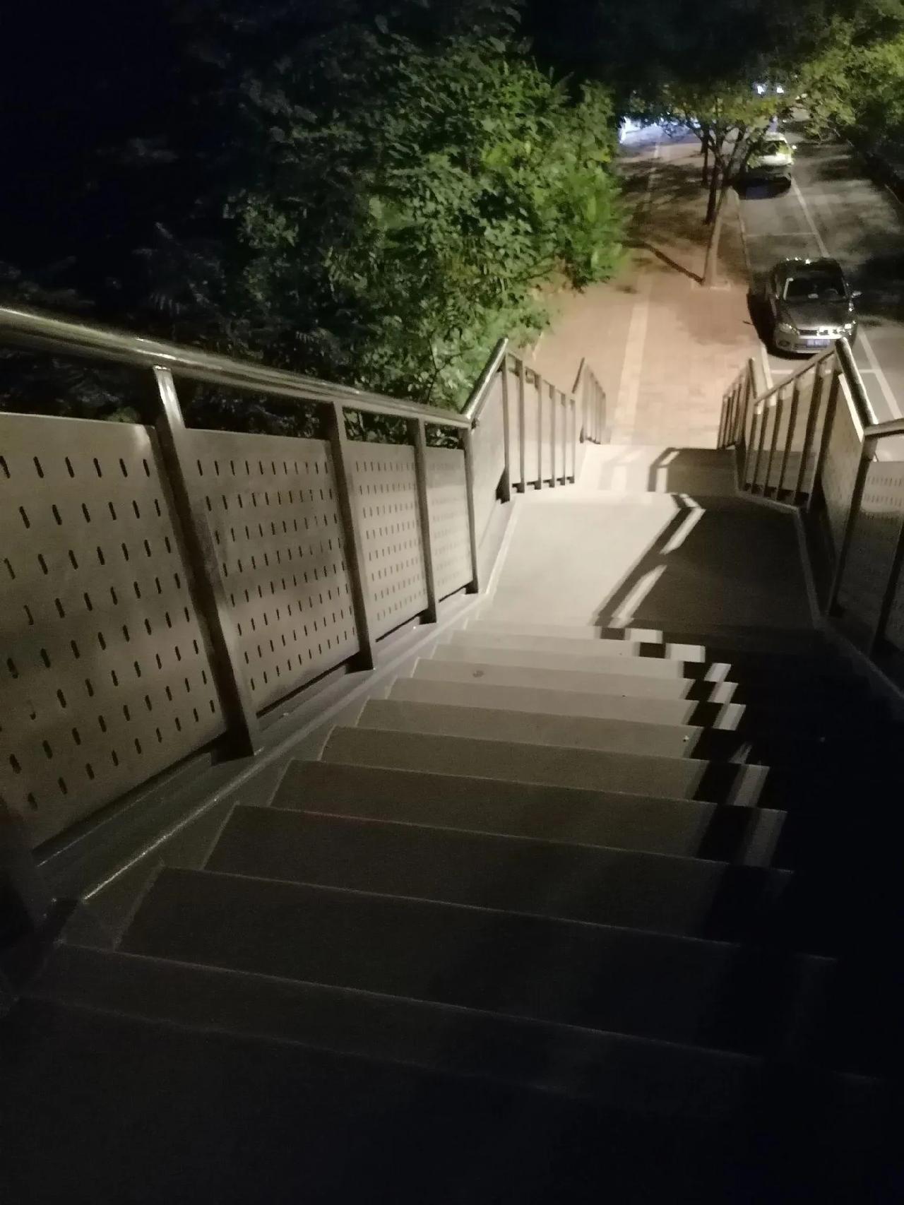 小姑父上门诉说委屈，我爸却直接拉着两个人去办离婚！

小姑长的特别漂亮，我们家里