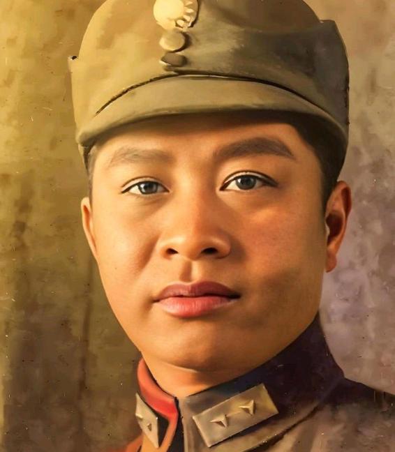 1912 年，16 岁的叶挺，在父亲的强压下，被迫娶了童养媳黄春，新婚之夜，父亲