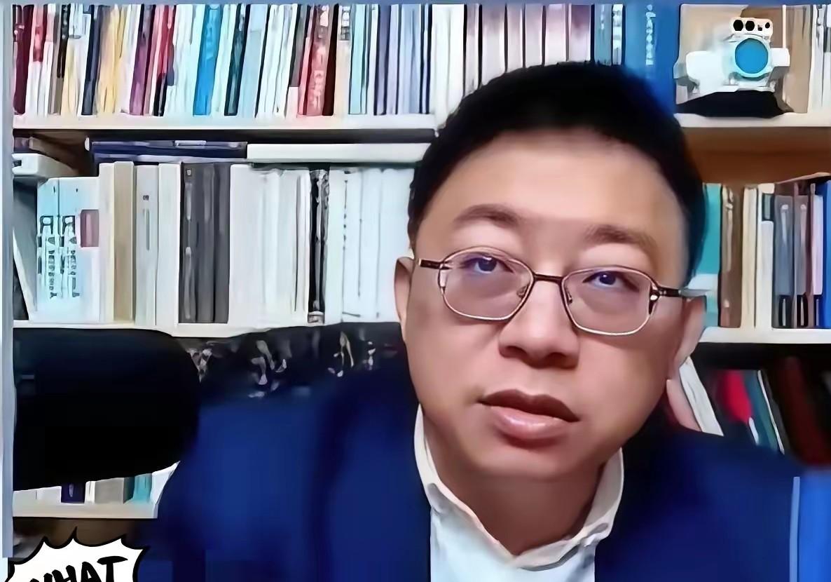 学者直播聊理论，

一句话卡住喉咙，

十分钟静默藏猫腻。

最近俩学者在线讨论