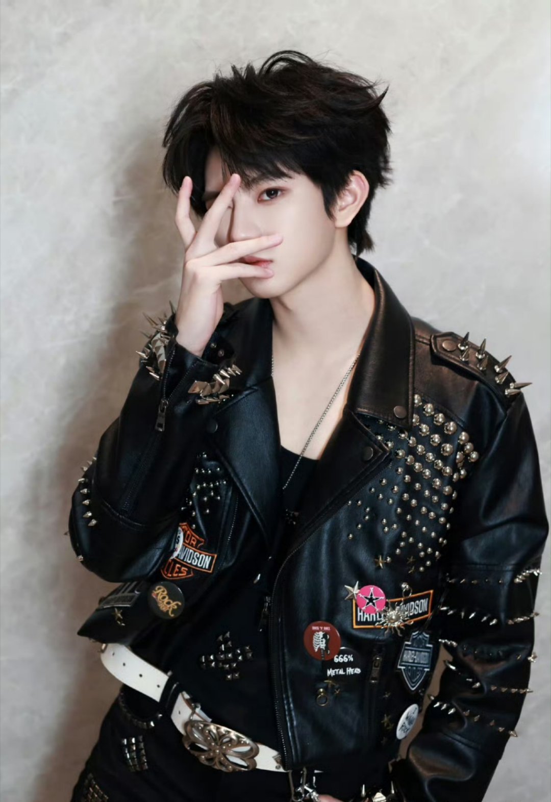 幸福的家庭养出恋家的小孩儿，们恩仔好幸福吧 穆祉丞高会 落叶归根