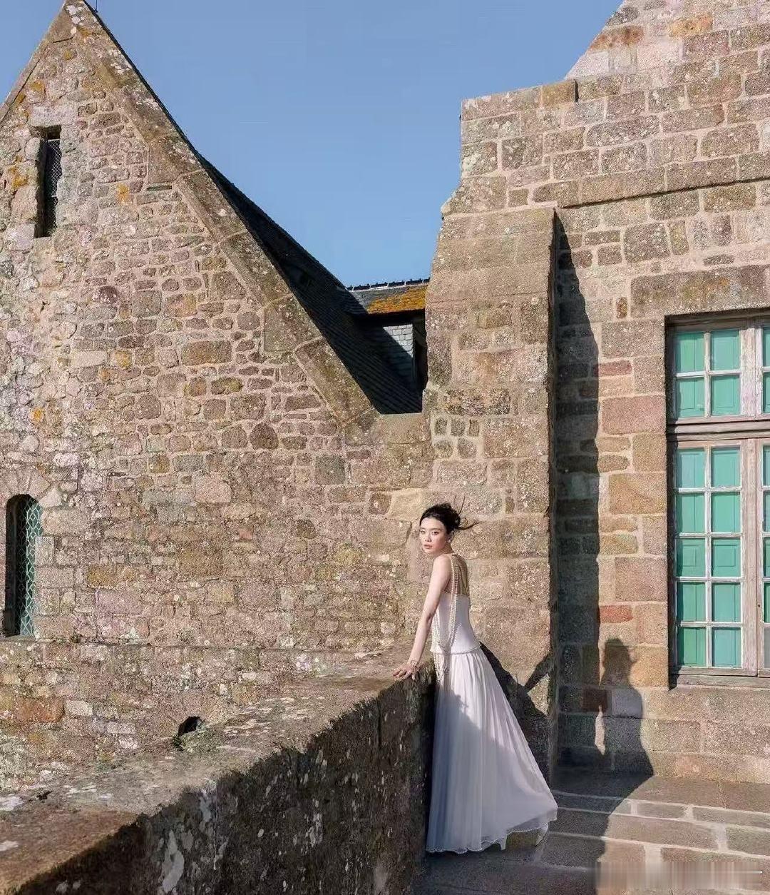 曝奚梦瑶婚礼摄影师140万一天曝奚梦瑶婚礼摄影师140万一天！奚梦瑶婚礼摄影师1