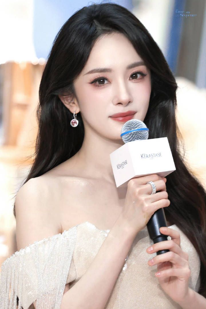 杨幂连续五年为刘诗诗庆生杨幂人美心善哈