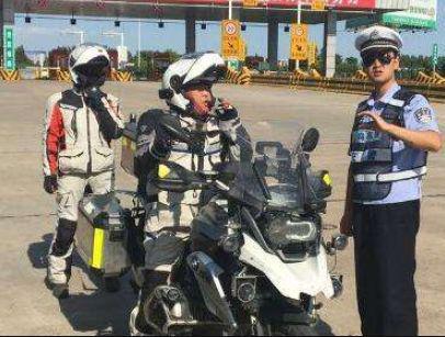 摩托车走机动车不对吗?
🛵 摩托车路权困境何解？
国家法规明确摩托车属机动车，