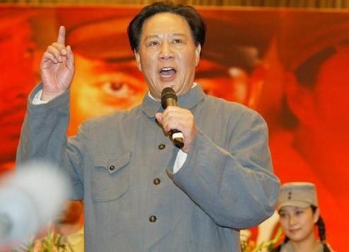 2006年，古月去世，其告别仪式只花了9000元，300名广州市民自发送别
对于