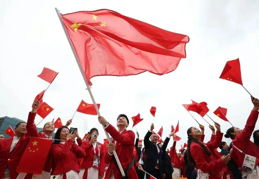 #奥运代表团港澳行# 马龙将是连续第三次参加访港团，里约奥运会和东京奥运会后，他