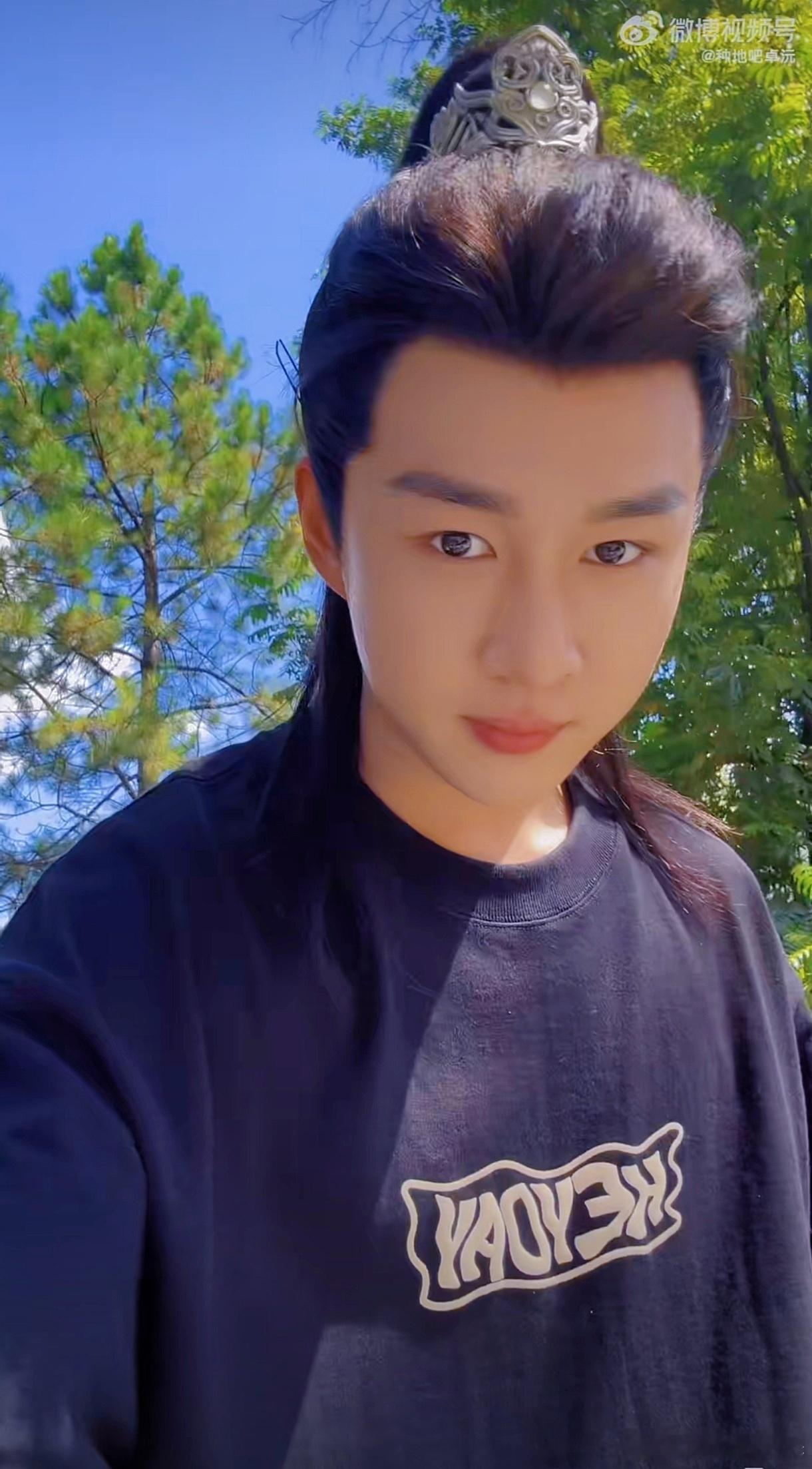 卓沅 💜 卓沅的沅气日常 俺们古风小沅子，真的好喜欢露额头🥰