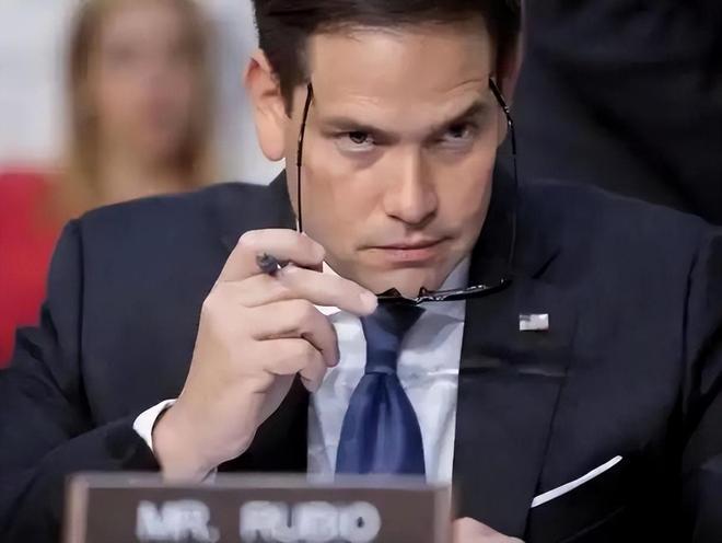 给人家递刀，说是为了和平稳定。呸，流氓逻辑！12月27日，美国国务卿鲁比奥就龙国