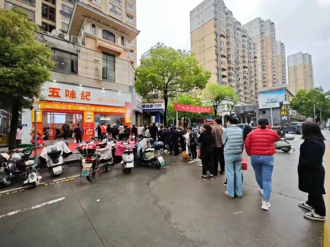 安徽小伙80万开面馆不到20天倒闭又投40万在抚州开新店
2023年底，26岁的