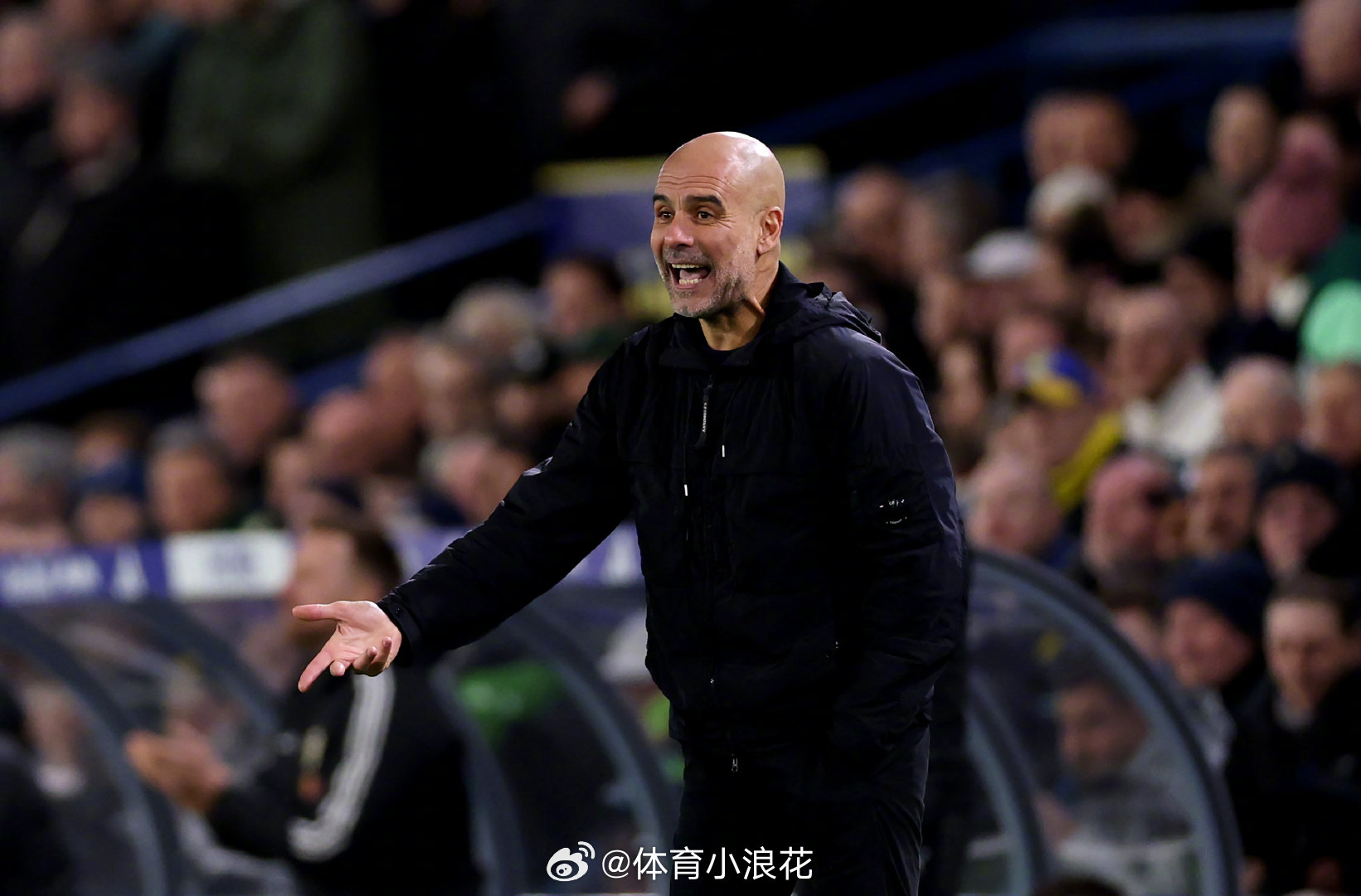 最新积分榜，曼城落后阿森纳2分：1. 阿森纳 61分（28场）2. 曼城 59分