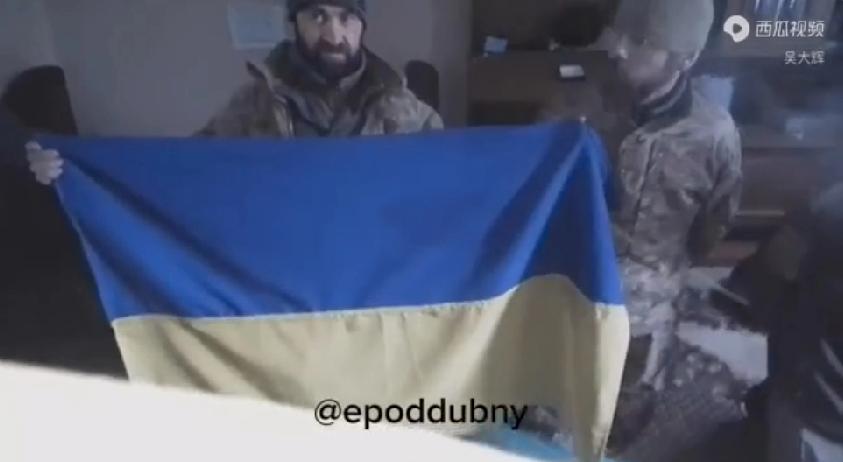 【拍抖音的代价】
为了迎接新年，为了迷糊泽连斯基，更为了向世界证明，红军城还在乌