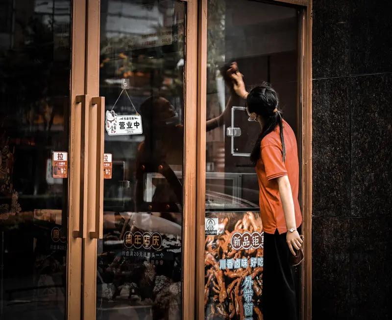 反转！月薪过万者竟是拼好饭主力军？“省钱不丢人”成新共识

月薪过万的高收入人群