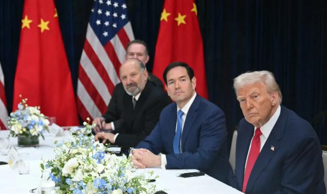 中美元首釜山会晤，两分钟的开场白，特朗普率先开口，非常荣幸见到非常杰出、备受尊敬