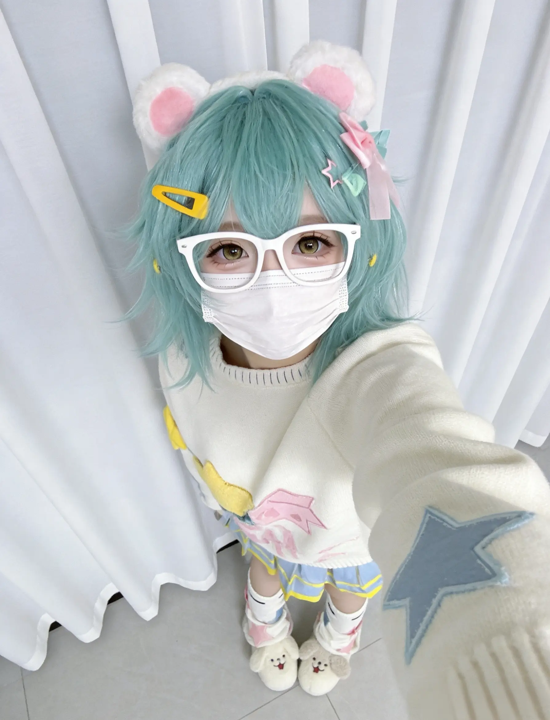 王者荣耀。   我还是挺喜欢线条小狗的~  线条小狗可爱~