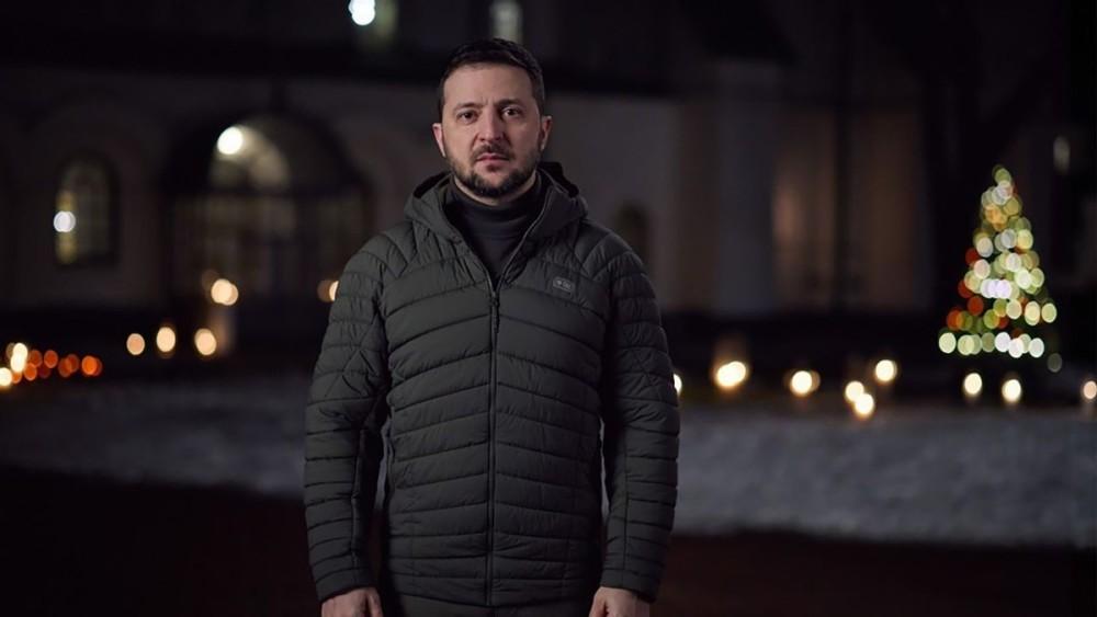 泽连斯基竟然对俄罗斯总统普京发出了诅咒，就在圣诞节这一天！
俄方回应称，如今的泽