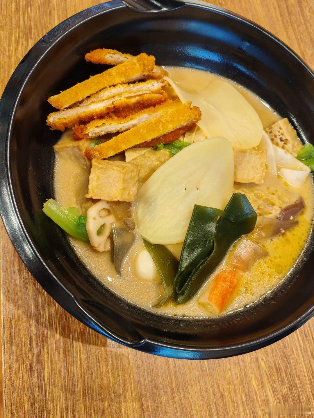 一盆麻辣烫，一碗米饭，今晚的晚饭安排好了～ ​​​