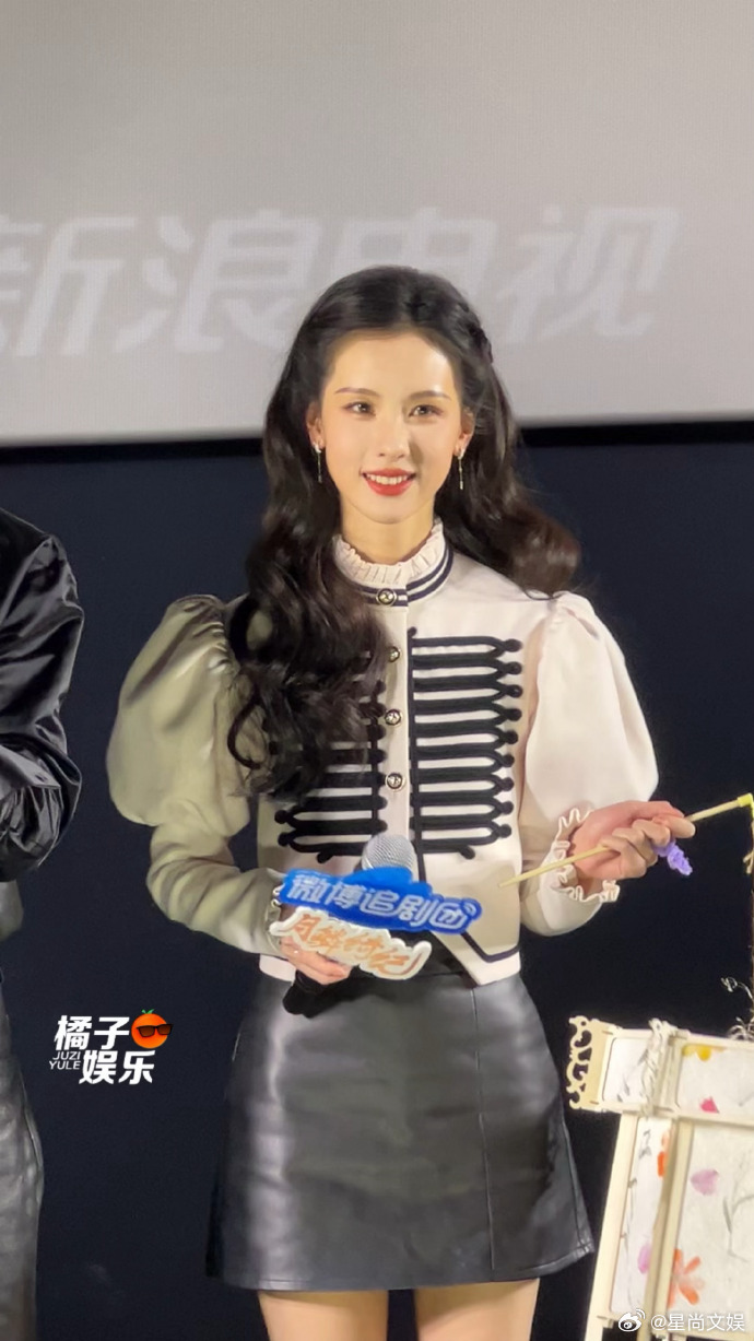 陈都灵原图直出的美貌谁能拒绝原图直出的陈都灵！无修颜值抗打，干净灵动，美到移不开