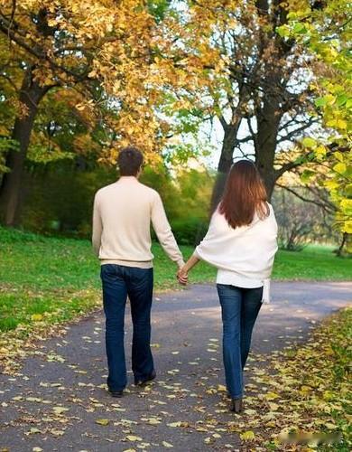 白嫖了？内蒙古，一男子去世，妻子给他整理遗物，妻子发现，丈夫在8年时间，给一女子