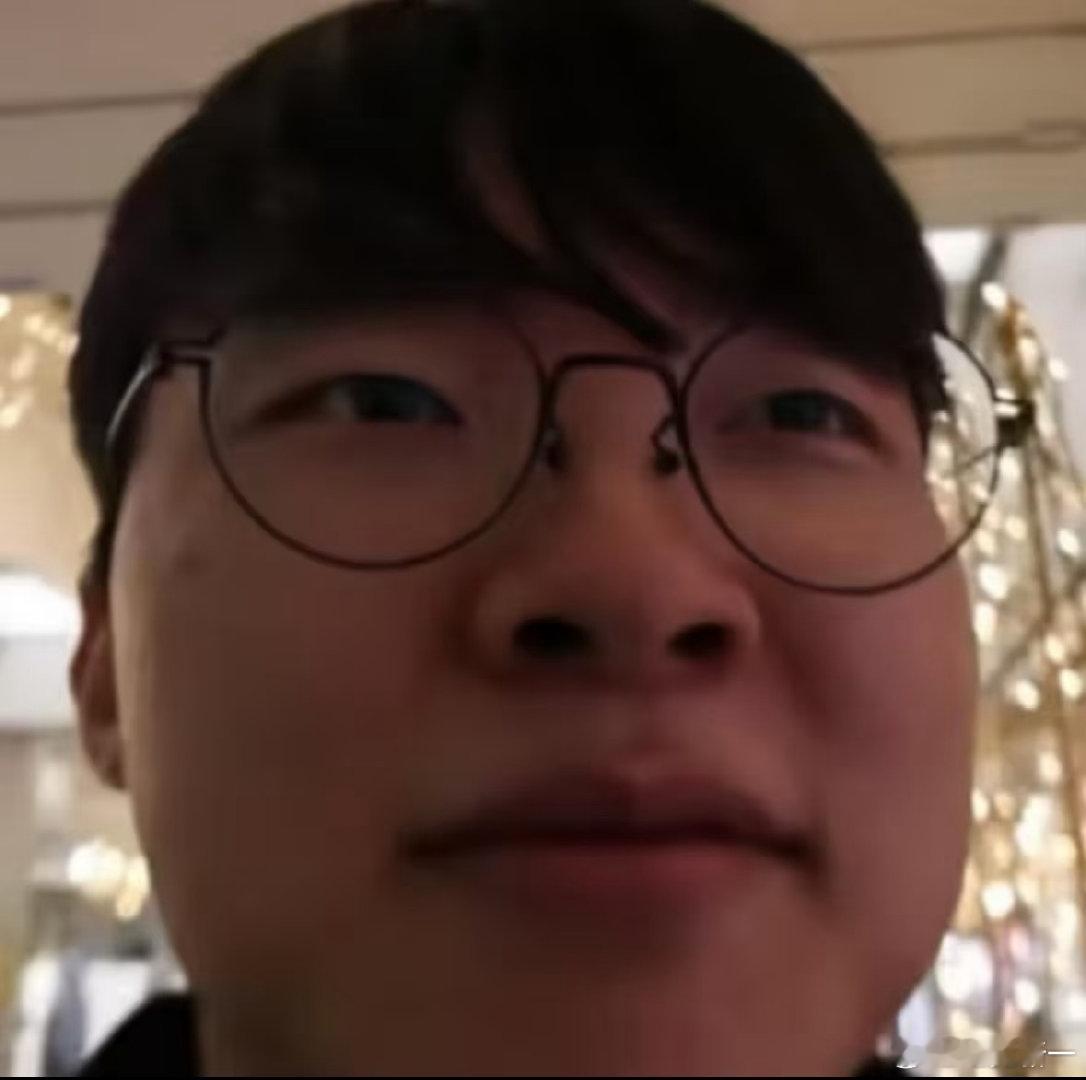 两个游戏性质不一样，cs一共就那么些点位，那么些战术。打的久了，考经验也能继续打