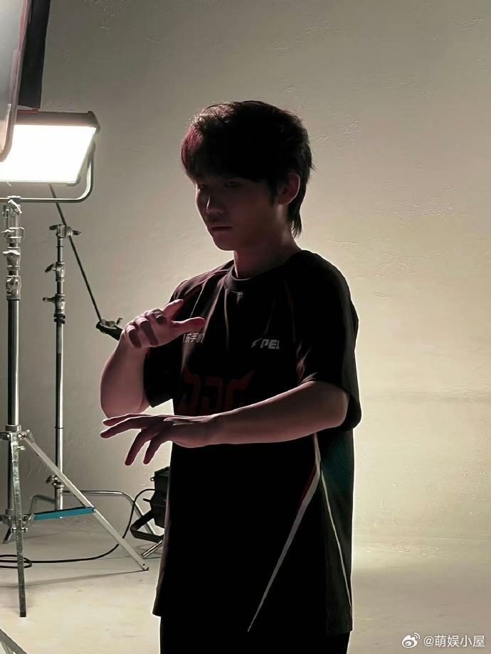 JDG导师9淘汰MVPJDG一直都这么强悍嘛，看到苏楠的出色竞技能力也是让大家一