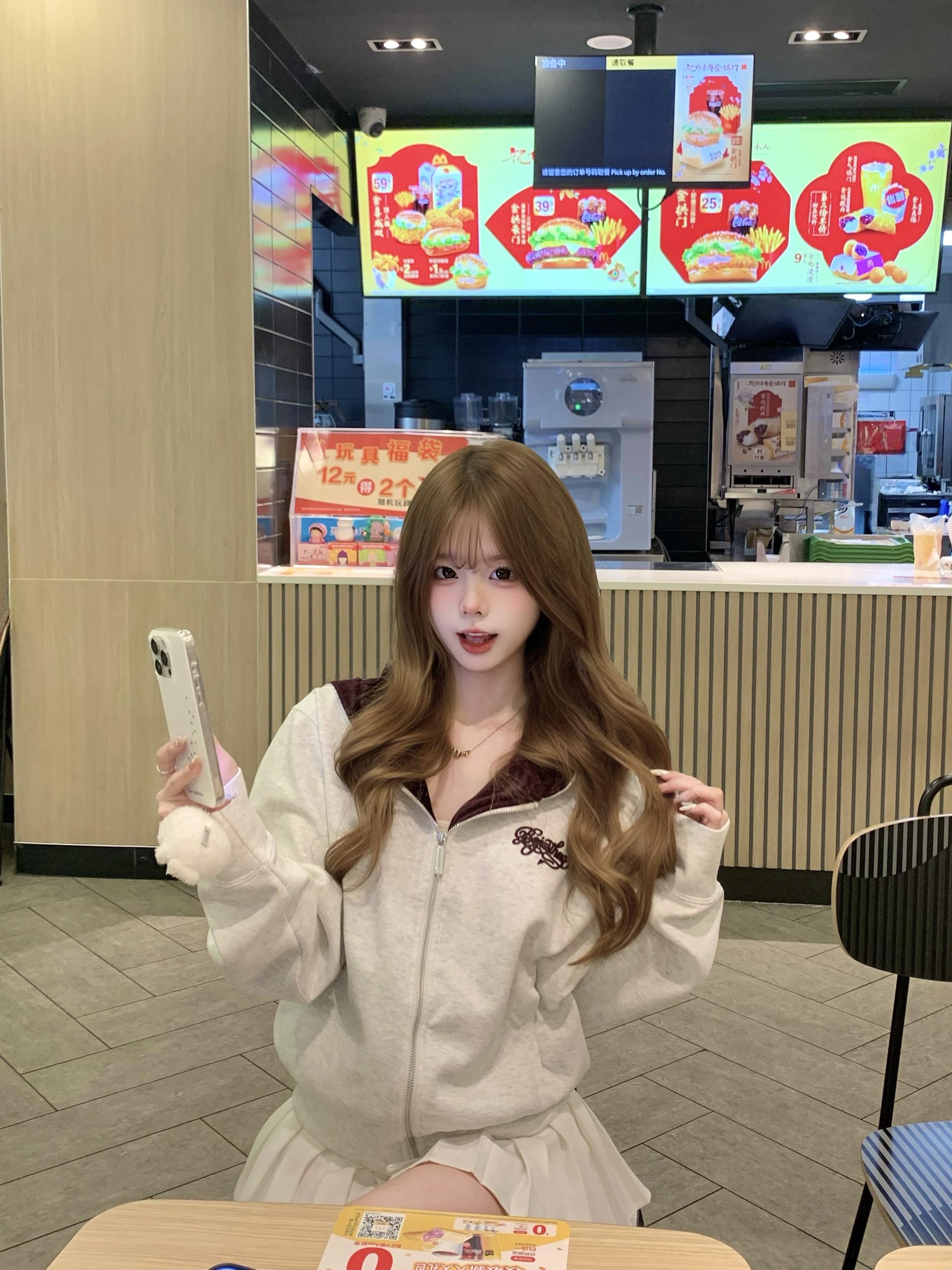 哼 忘记你 该怎么忘记你。