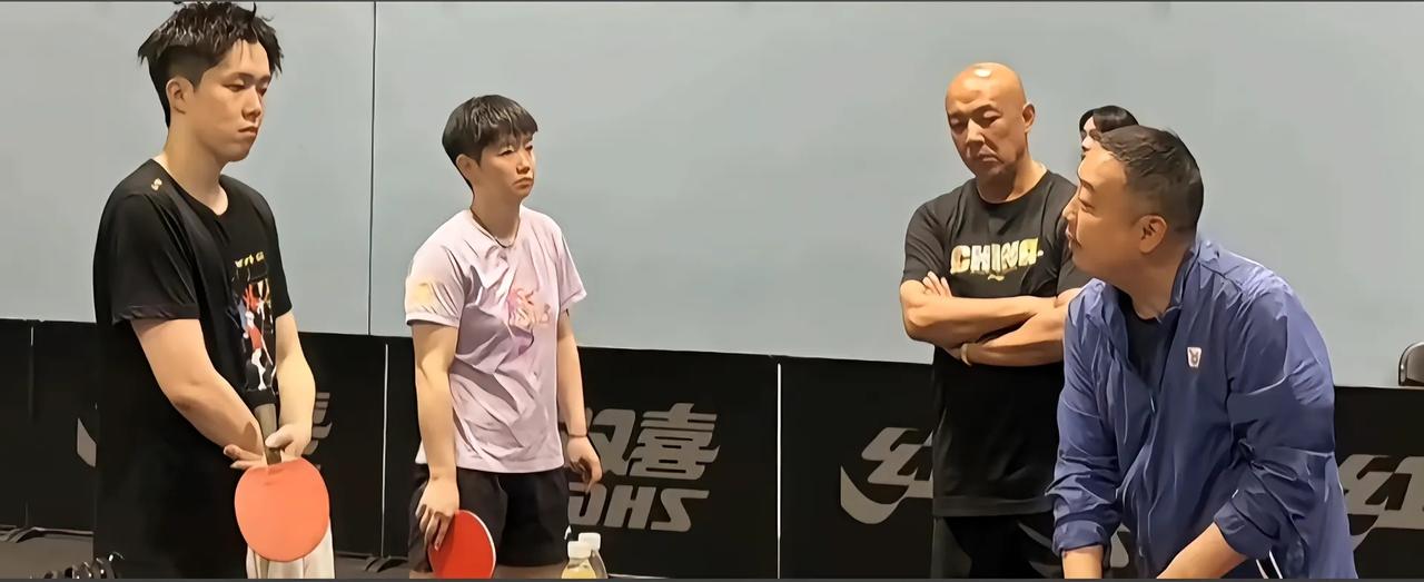 国梁你俩谁先动手的。刘国梁王楚钦孙颖莎天选混双莎头组合