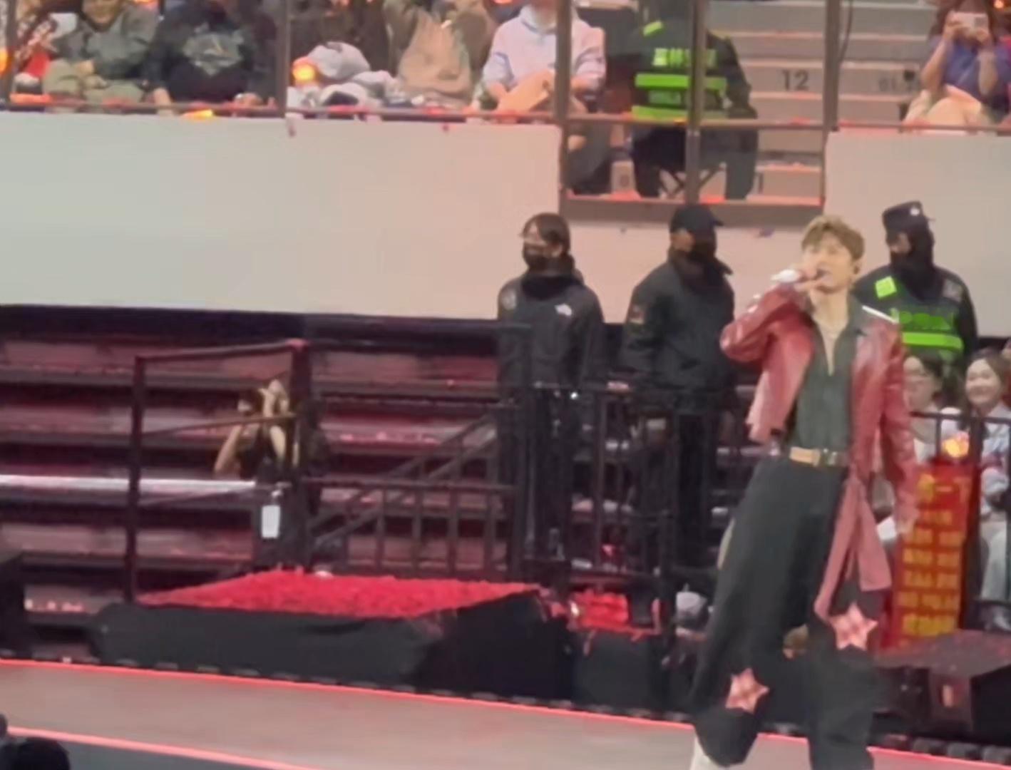 张杰演唱会现场官宣鸟巢张杰张杰新春场收官放大招！官宣北京鸟巢12场演唱会，从定海