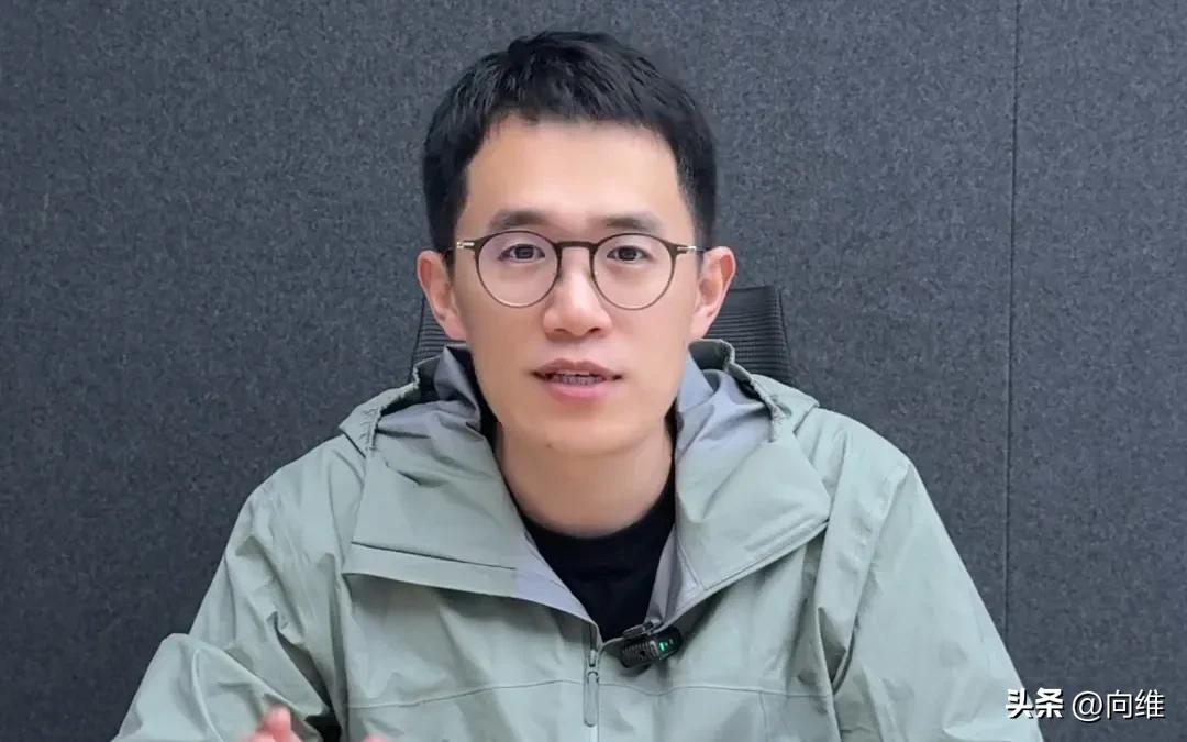 小米中国区市场部总经理王腾被辞退一事，近日持续在科技圈发酵，引发广泛关注。这位曾